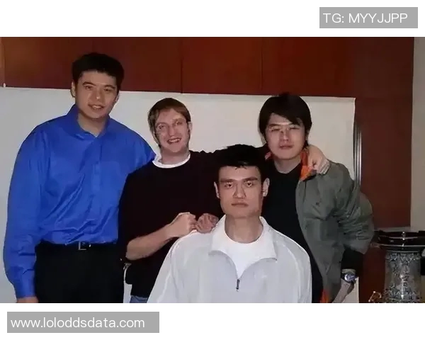 姚明与赤木的篮球传奇对决与友谊：从赛场到人生的深刻启示